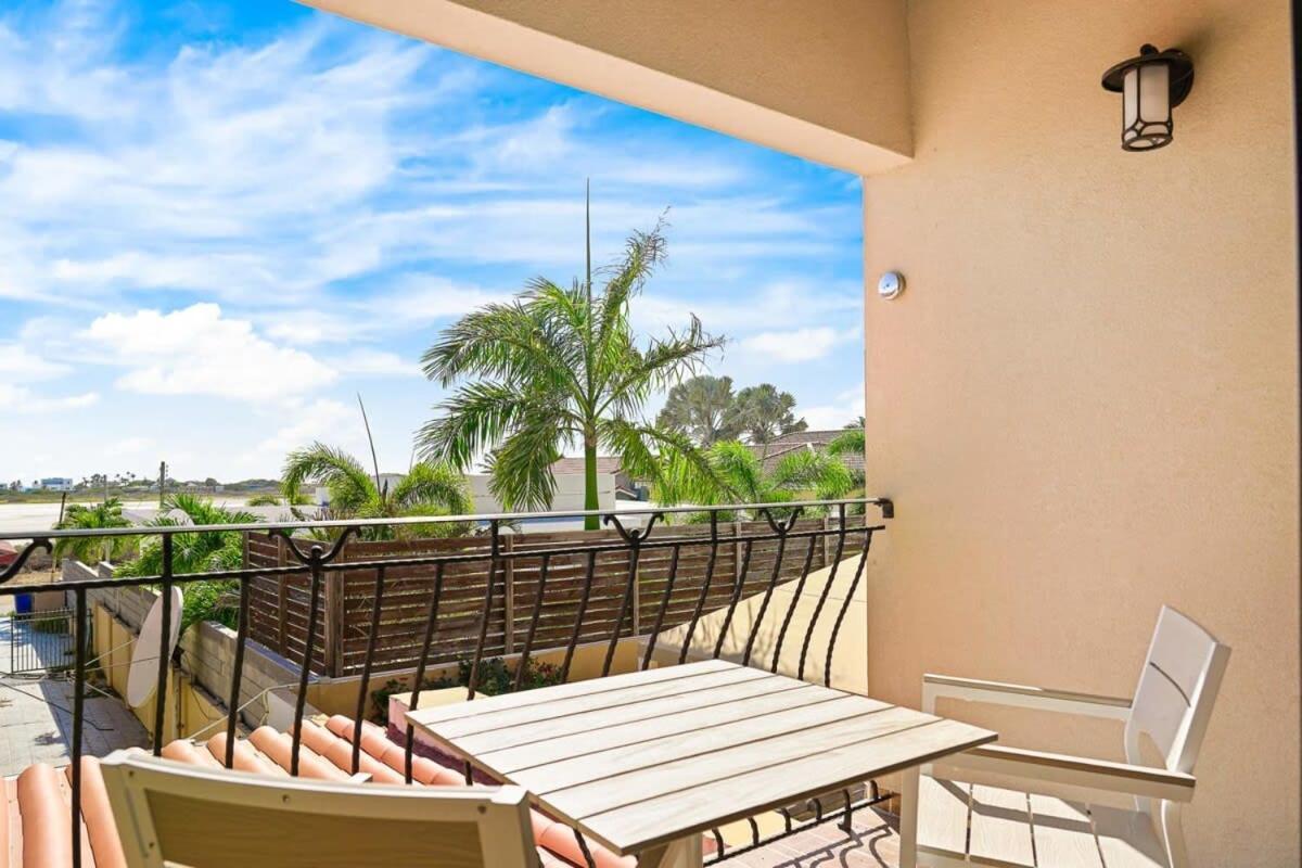 Wonder Apartment In Gold Coast With Private Pool Palm Beach Buitenkant foto